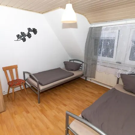 Naehe Daimler 1 Og Apartment *